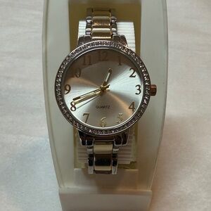 Elegant Silver/Gold tone Women's Quartz Watch